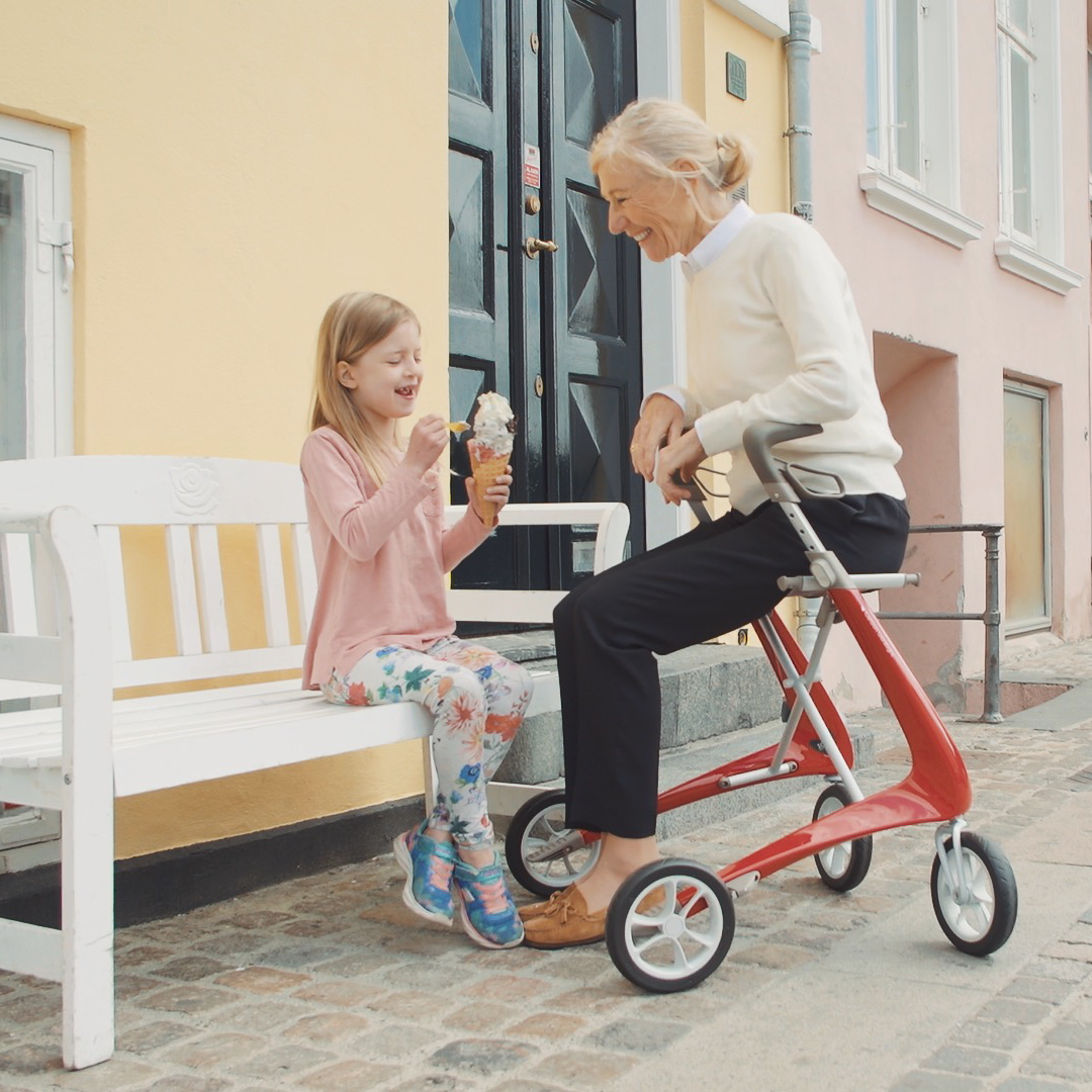byACRE Ultralight with grandma and granddaughter
