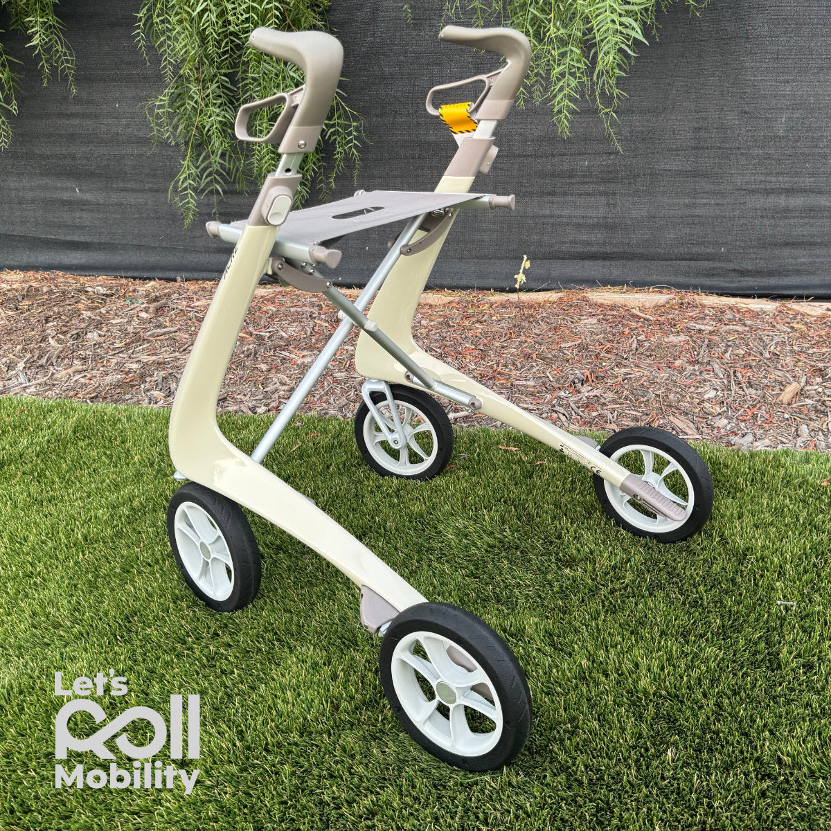 Oyster White byACRE Ultralight rollator close up in shade